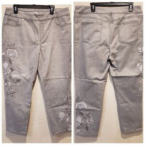 Chico’s Pull On Jegging Ankle Floral Embellishments Denim Sz 3R Grey